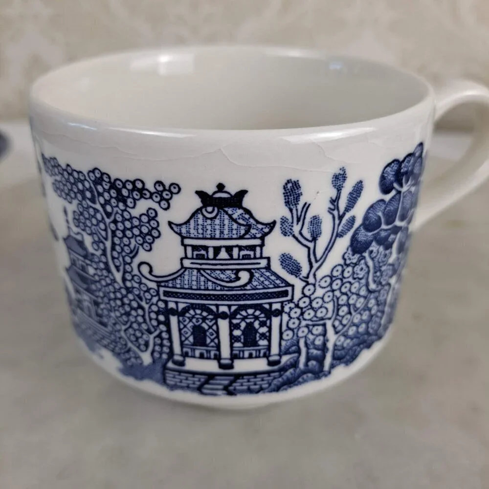 Vintage Set of 4 Churchill Blue Willow Coffee Cups and Saucers Made in England